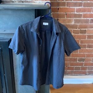 Mens Gap Seersucker Short-Sleeve Button Down